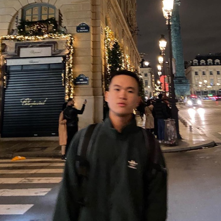 Hải in Paris, France